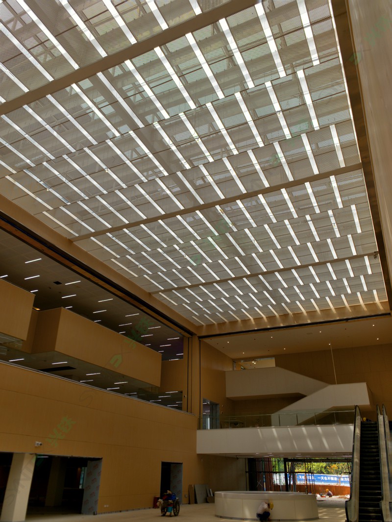 写字楼装修中的钢制91视频网址入口应用